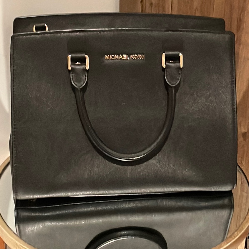 Michael Kors Saffiano Leather Handle Bag